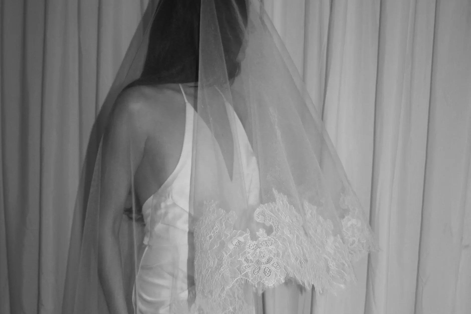 Lace trim drop wedding veil