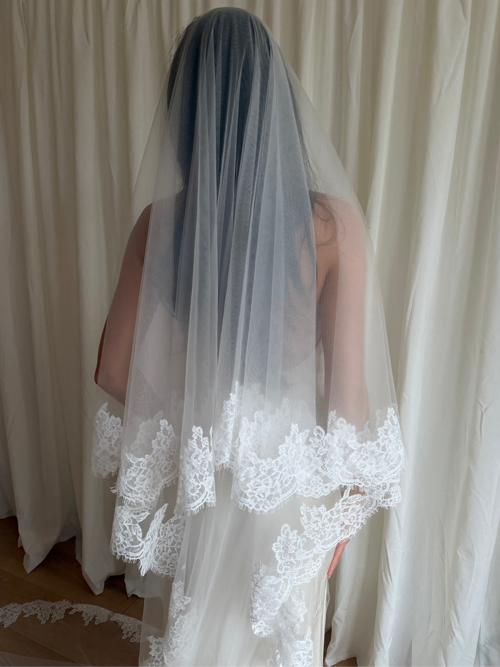LACE TRIM DROP BLUSHER VEIL