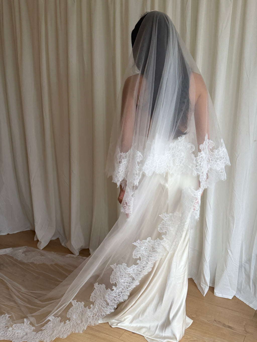 CHANTILLY LACE TRIM DROP VEIL