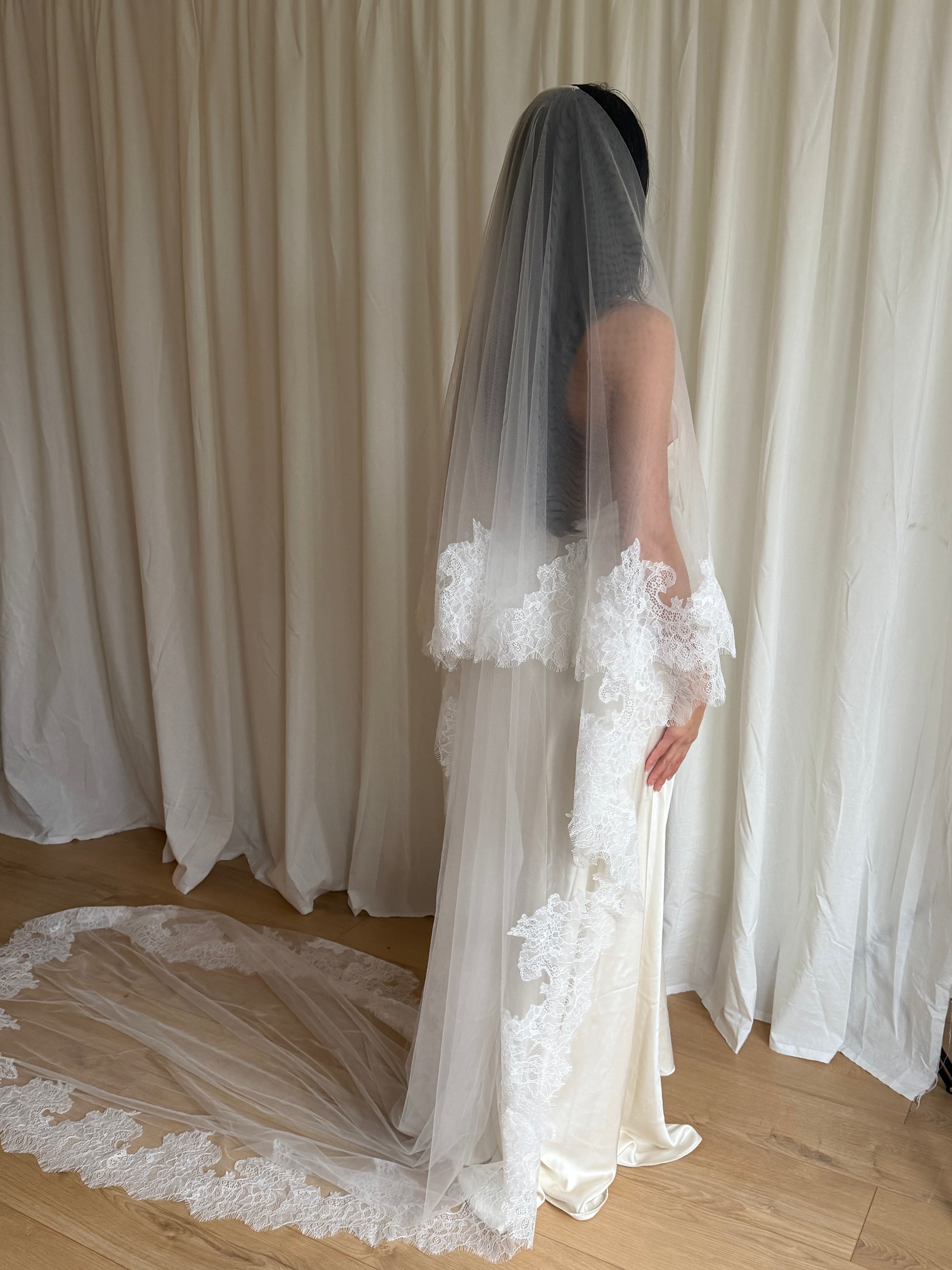 CHANTILLY LACE TRIM DROP VEIL
