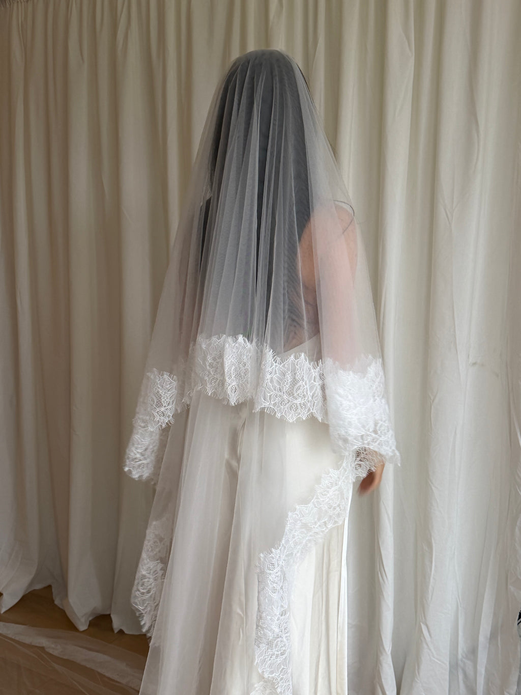 LACE TRIM DROP VEIL
