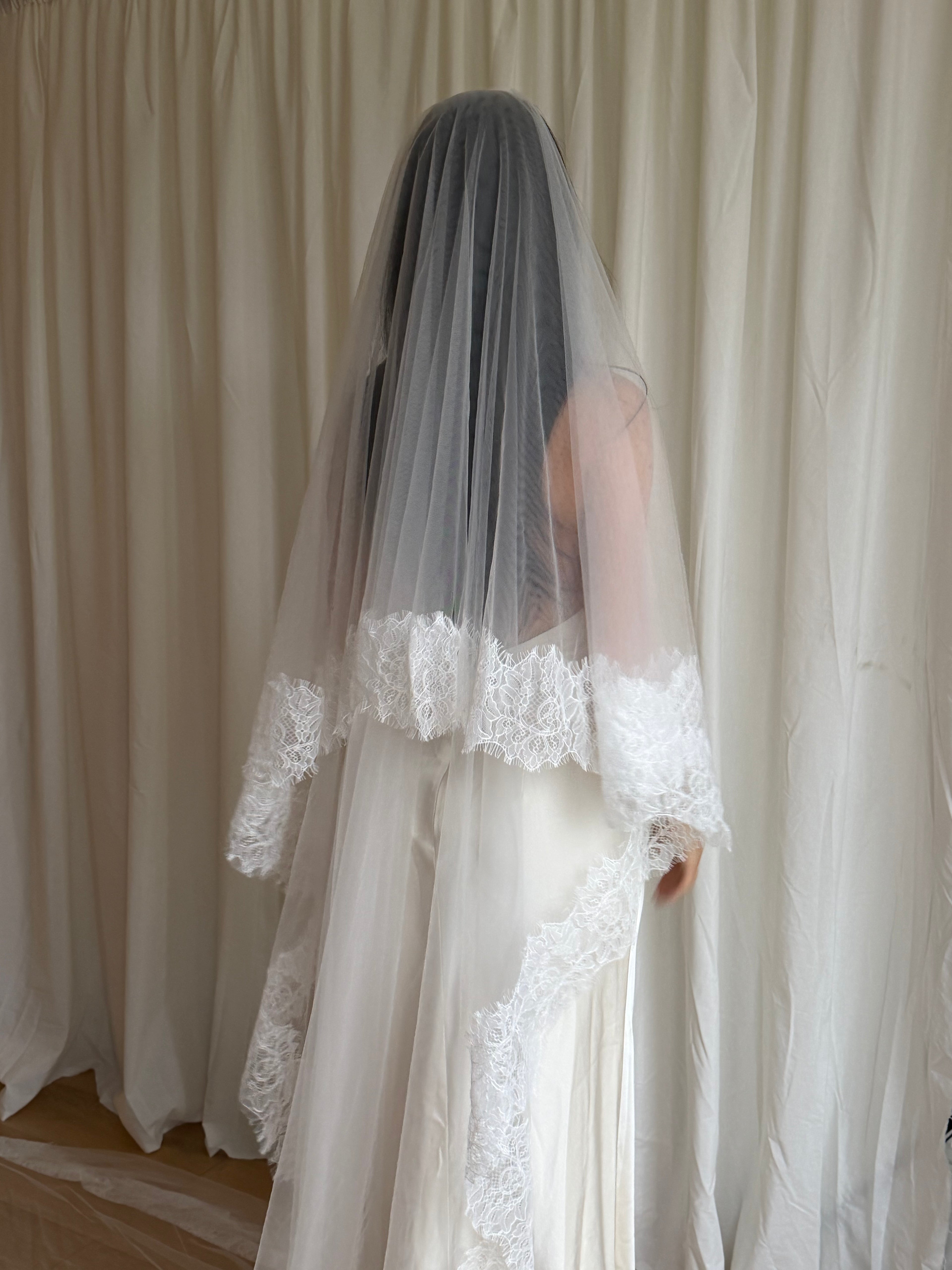 LACE TRIM DROP VEIL