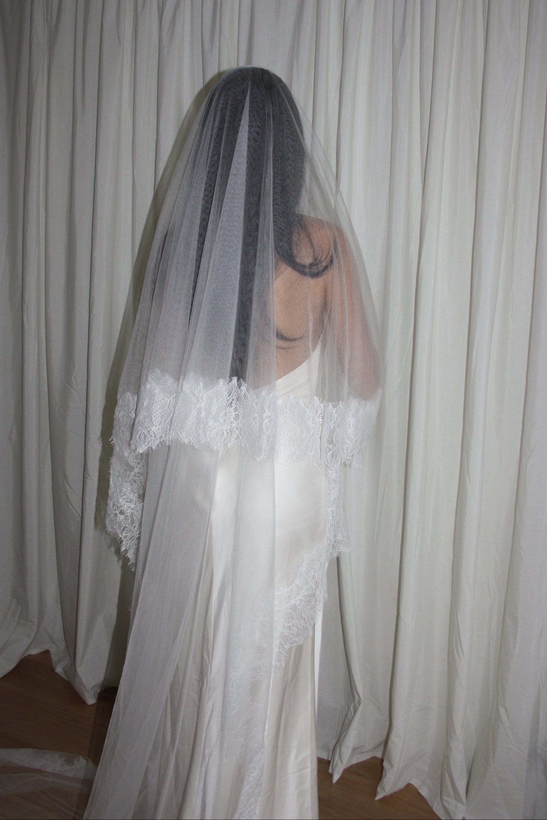 LACE TRIM DROP VEIL