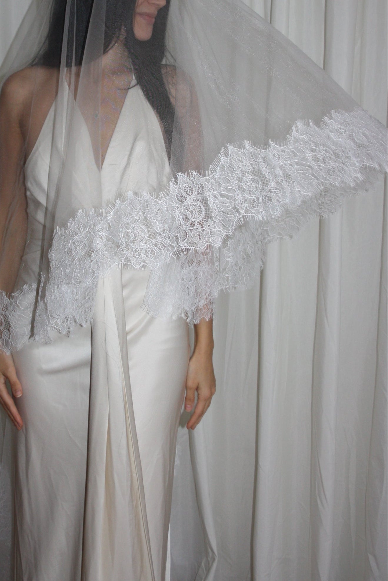 LACE TRIM DROP VEIL