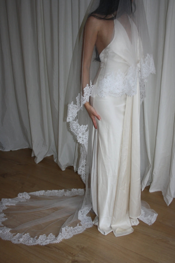 Drop wedding veil soft signature tulle