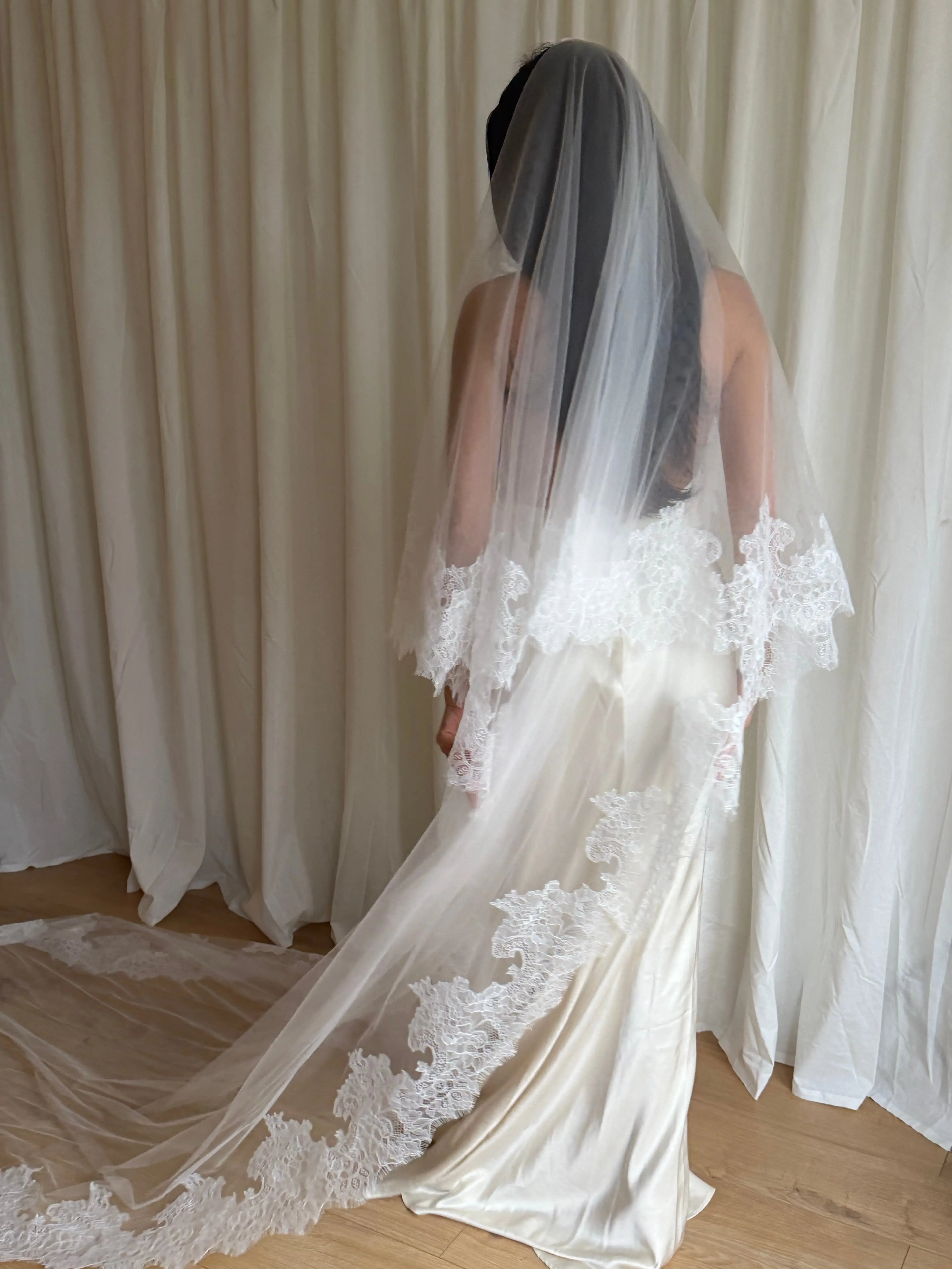 Lace wedding veil soft tulle