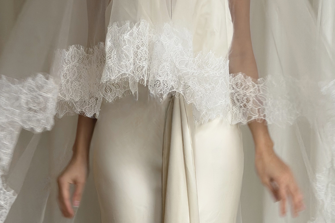 lace trim blsuher chantilly wedding veil