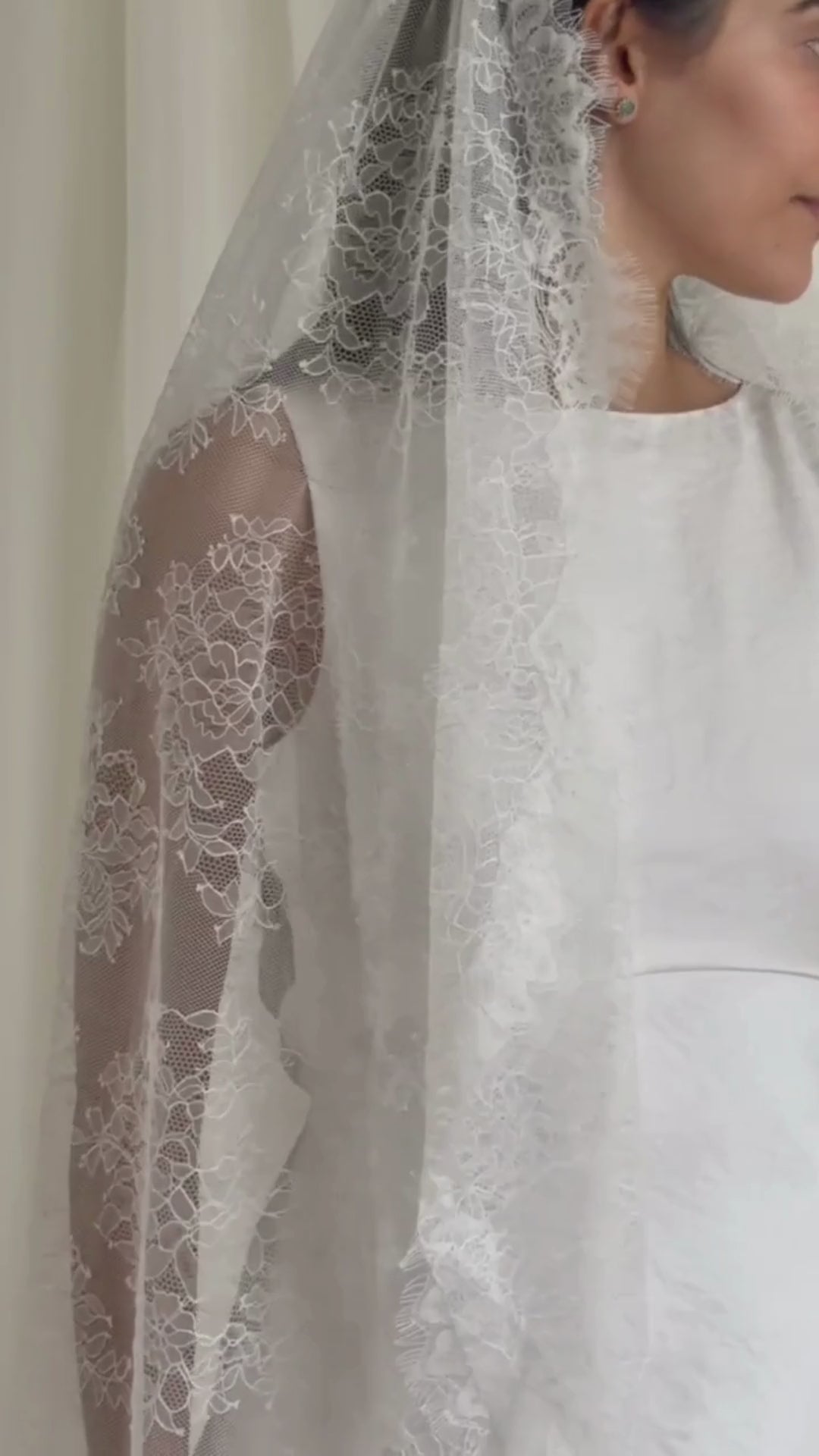 CHANTILLY ALL OVER LACE VEIL