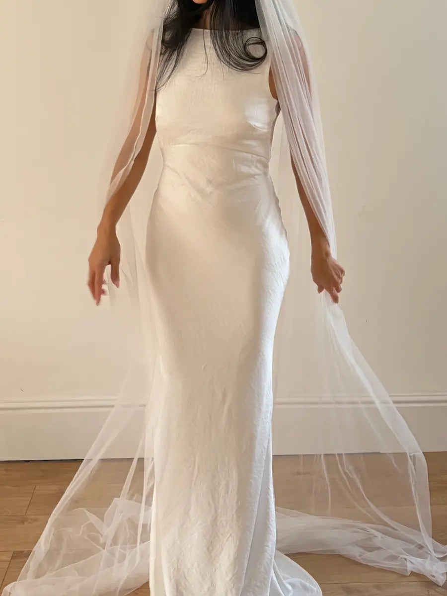 Simple classic wedding veil